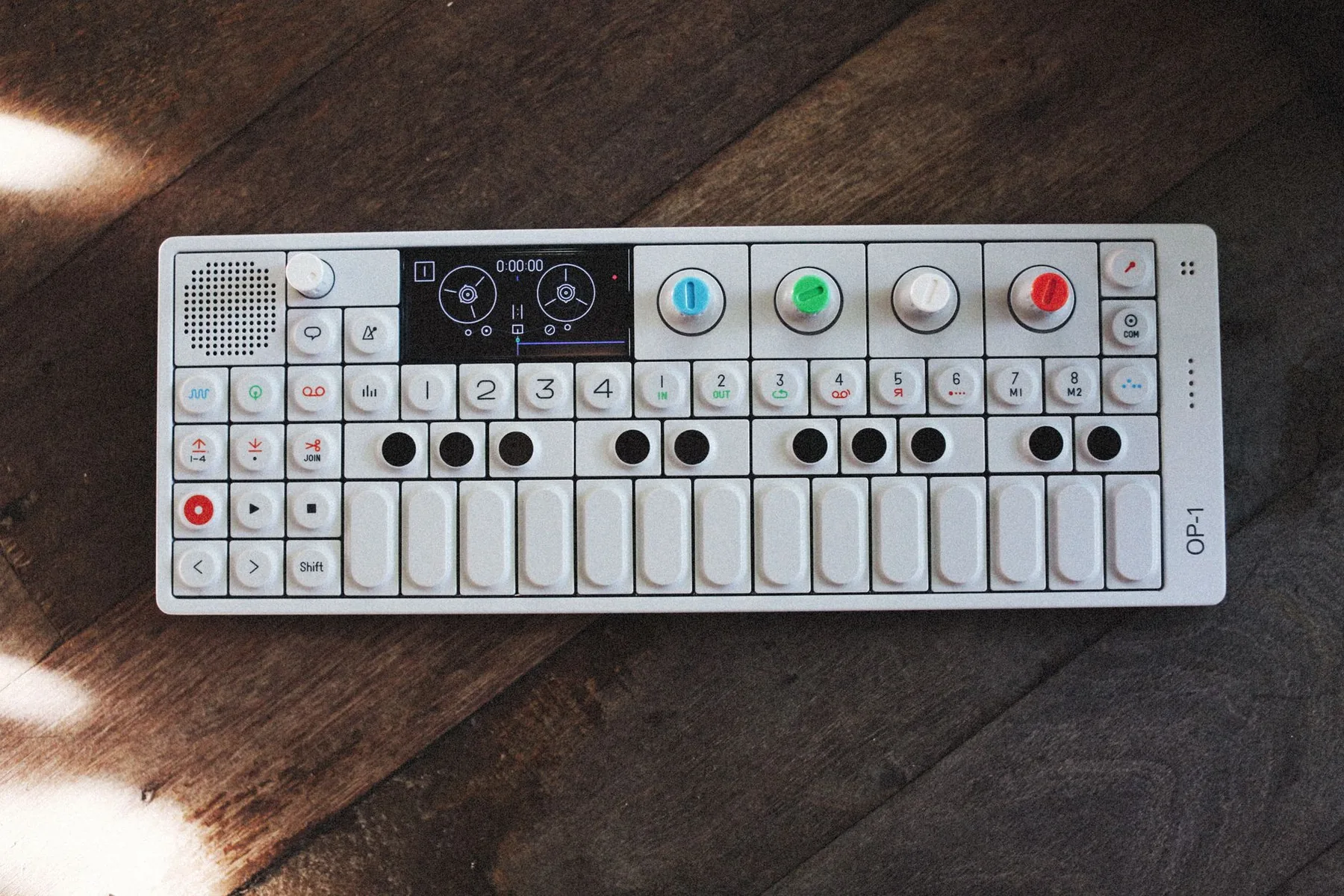 Compact music synthesizer keyboard Compact music synthesizer keyboard