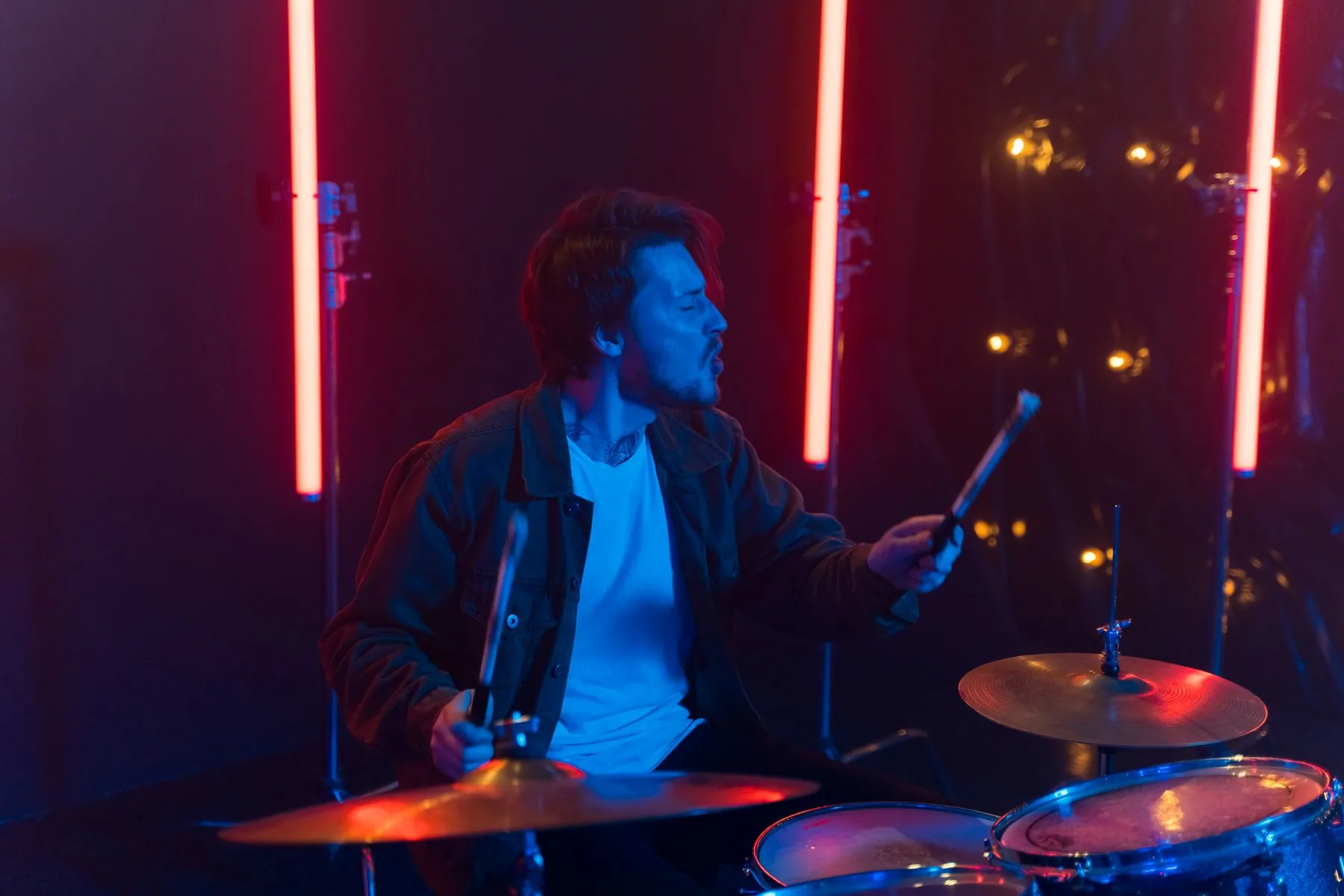 Pop-rock drummer in concert Pop-rock drummer in concert