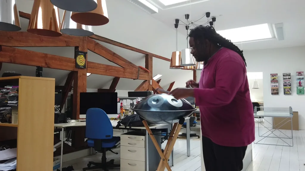 Handpan vs. tongue drum: differences and similarities
